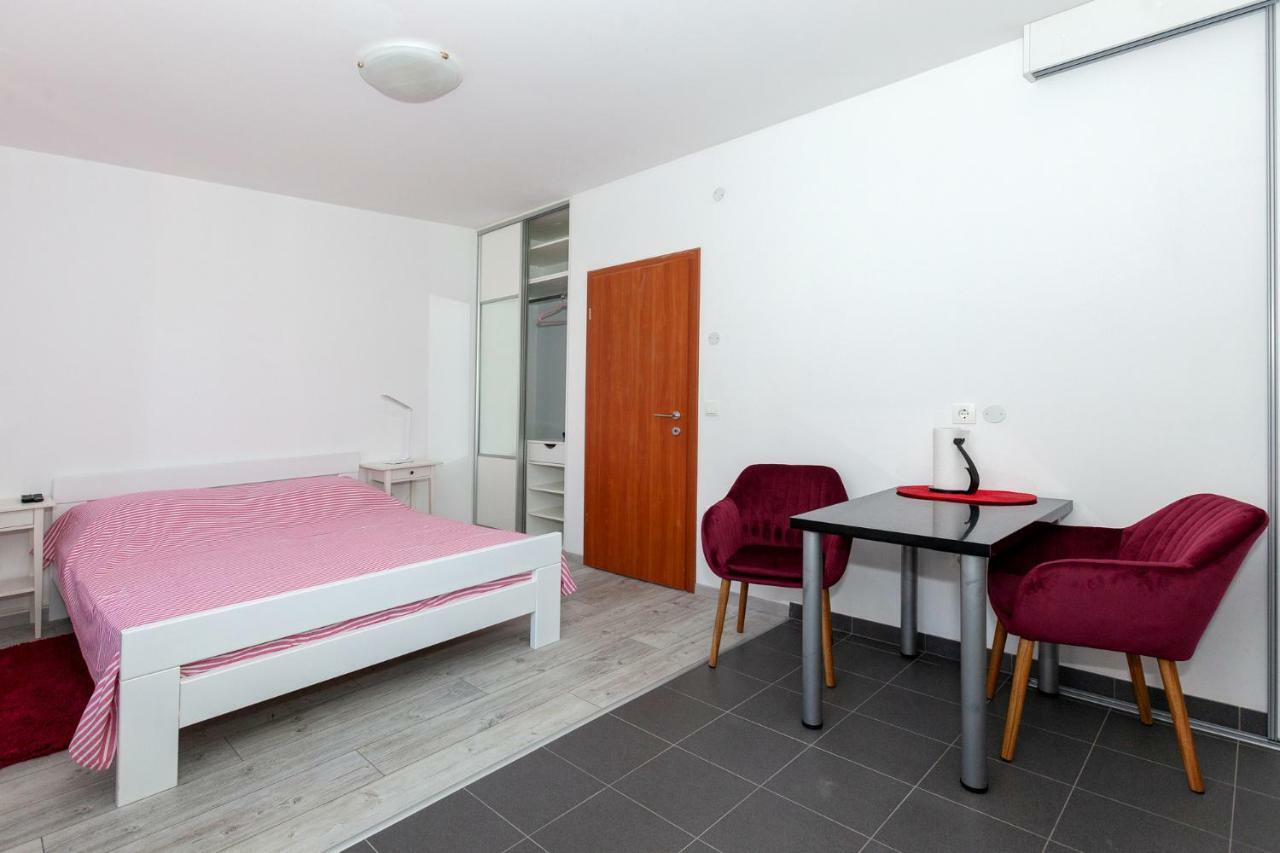 Studio Apartment Toma Split Extérieur photo